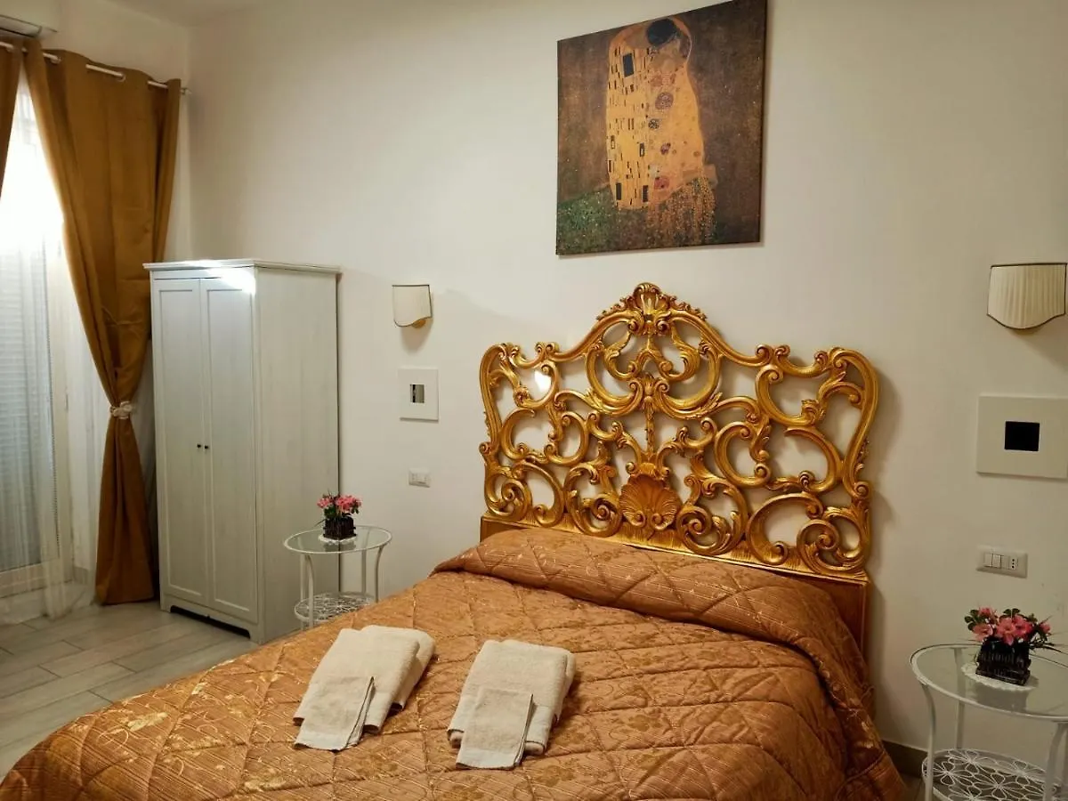 Domus San Biagio 14 Bed & Breakfast Naples 2*,  Italy
